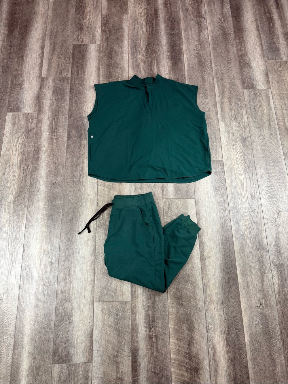 Figs Green Scrub Set